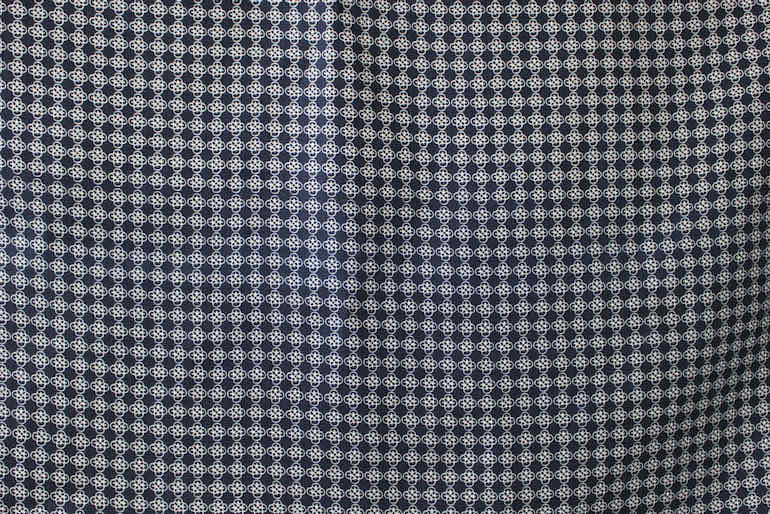 LINNETリネンプリント <br/>
            ルールー・藍×白